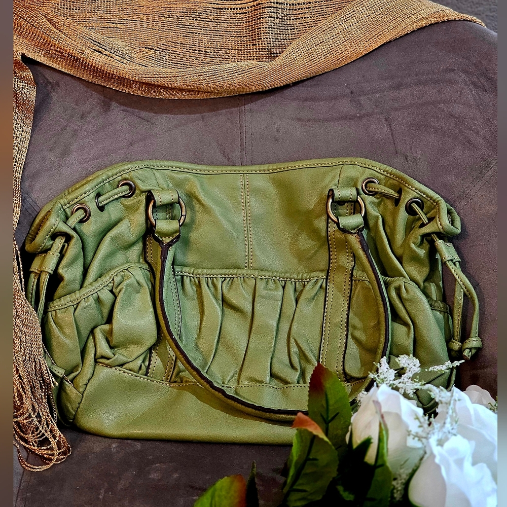 Elegant Green Leather Tote Bag (No Brand)